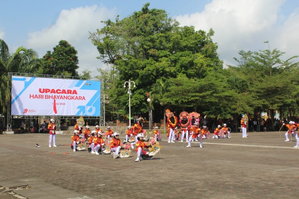 Penampilan Polisi Cilik (Pocil) Polres Trenggalek Hari Bhayangkara ke-79