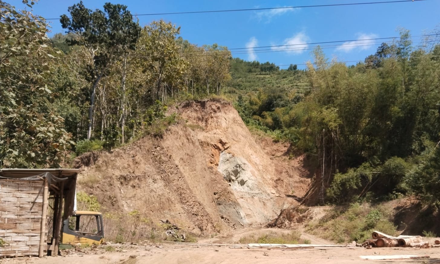 Potret tambang galian C Gador Durenan Trenggalek